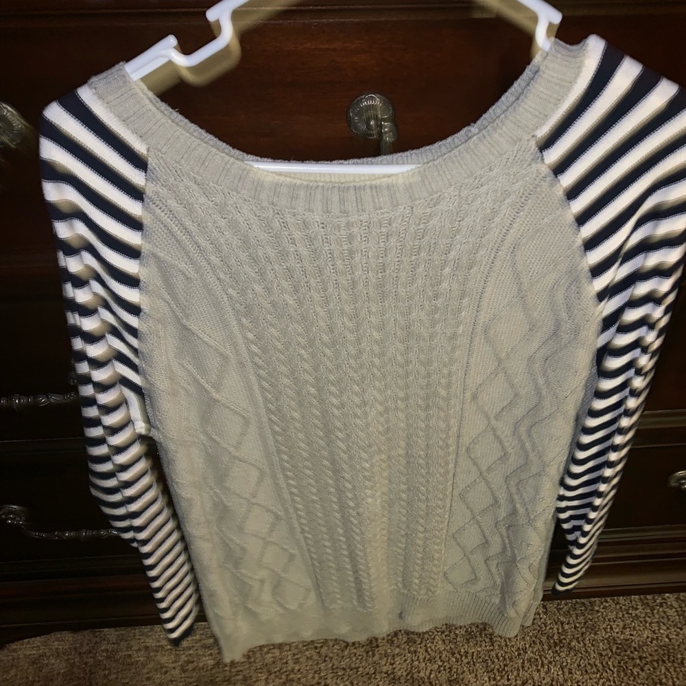 Crown and Ivy sweater